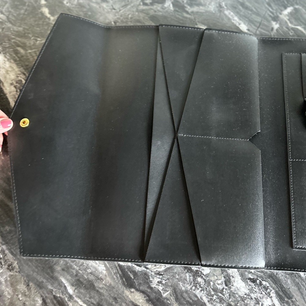 Glass Ladder & Co. Megan Portfolio - Black Vegan Leather - Picture 6 of 8